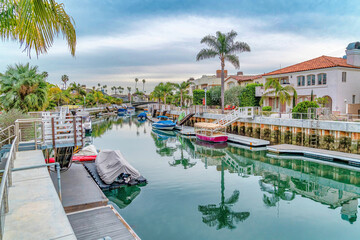 Beautiful neighborhood in Long Beach with canal and a resort like atmosphere