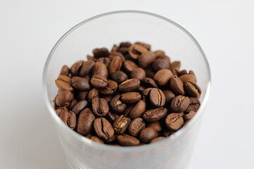 Fototapeta premium ガラス容器に入ったコーヒー豆