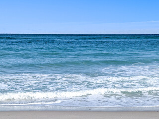 White Sand Beach with Blue Sky with no Cloud, 雲なし青空と白浜ビーチ