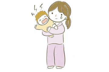 夜泣きに悩み涙を流すママ