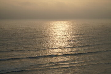ペルー　夕暮れ時の海