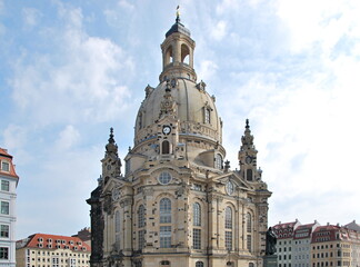 Fototapeta na wymiar Kathedrale Frauenkirche in der Alststadt von Dresden, Sachsen