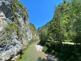 Kaiserklamm Brandenberger Ache in der nähe von Kramsach Pinegg Wörgl in den Brandenberger Alpen nahe der Grenze Tirol Bayern im Sommer