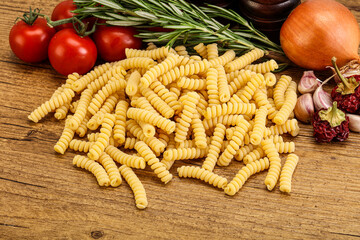 Raw Italian wheat pasta - Fusilli