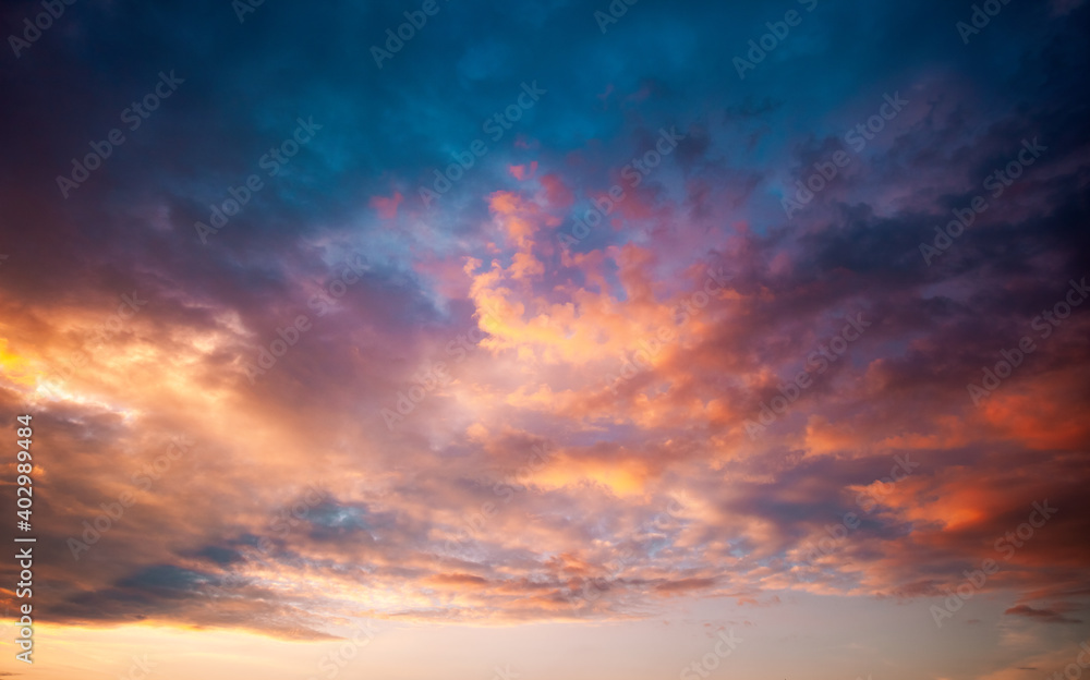 Poster Incredible colorful sunset with cloudy sky. Photo of textured sky.