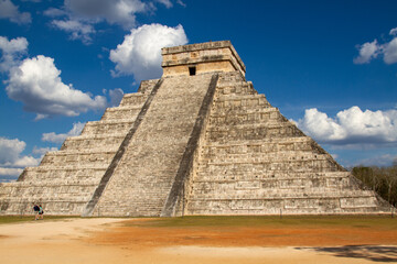 Fototapeta na wymiar Chichén Itzá peninsula in southeastern mexico Mayan landscapes and archeology