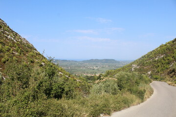 road to the mountains