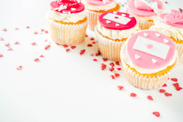  Valentine's day pink and red cupcakes