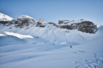 Fototapeta na wymiar Winterliches Bergpanorama in Südtirol