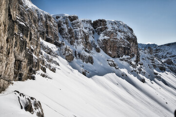 Bergmassiv im Winter