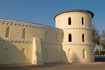 Round yard _ part of Galitzine palace, Trostyanets