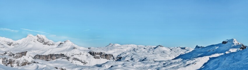 Fototapeta na wymiar Winterliche Berglandschaft in den Dolomiten in Puez
