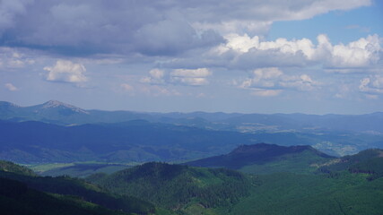 Obraz premium clouds over the mountains in the mountains