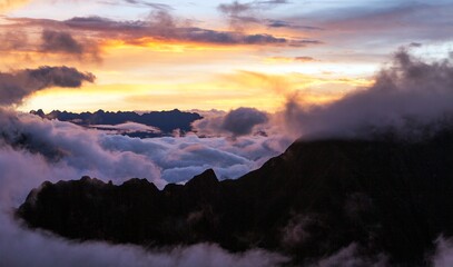 Obraz premium Evening sunset cloudscape view from Peruvian Andes