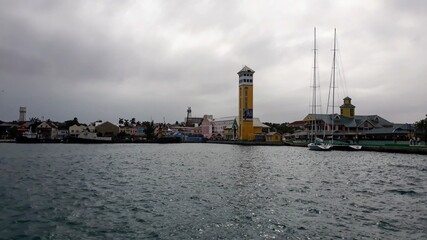 Obraz premium Cruise ship port during the cloudy day in Nassau, Bahamas