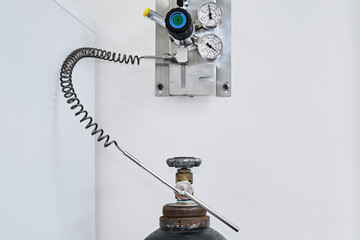 Connected nitrogen cylinder. Measurement of pressure. 