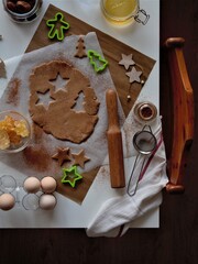 baking christmas cookies with cinnamon