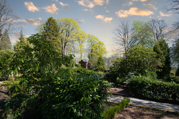 Blick über einen schönen Friedhof