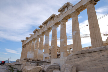 Obraz premium Athens - December 2019: view of Parthenon