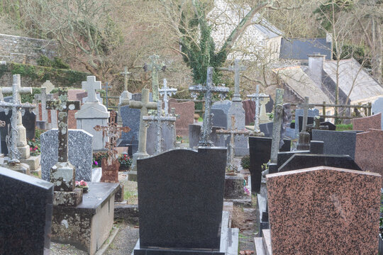 Cemetery of Saint Ildut church in Lanildut