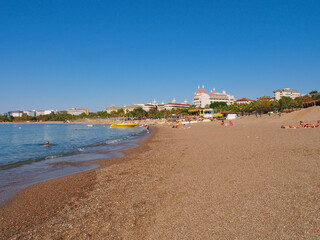 Obraz premium Beach day before the sunset in Alanya, Turkey. Copy space for text.