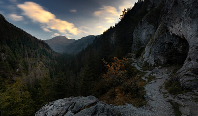 Obraz premium sunset in the mountains