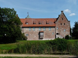 Fototapeta na wymiar Burg Bederkesa in Bad Bederkesa / Geestland
