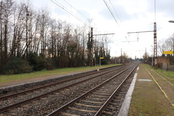 Fototapeta na wymiar Voies de chemin de fer, ville de Polliat, département de l'Ain, France