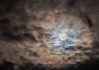 Fototapeta premium Full moon through the clouds!