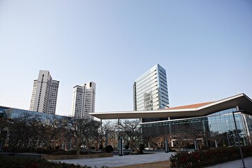 한국도심속의건축물입니다