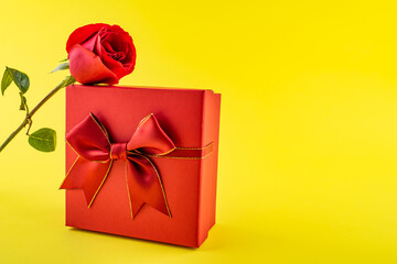 Red roses and exquisite gift box