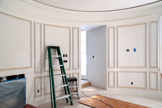 Round room with curved wall panels