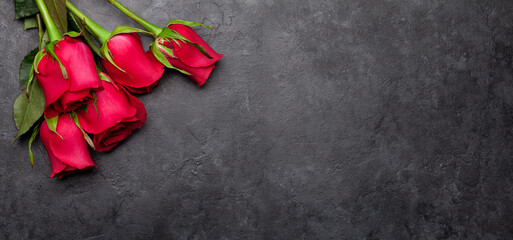 Valentines day greeting card with red rose flowers
