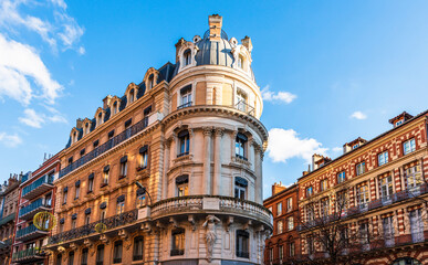 Fototapeta premium Typical building near the Esquirol district, in Toulouse in Occitanie, France