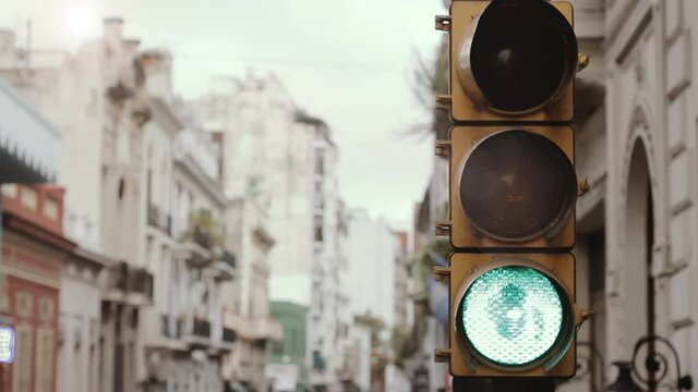 Traffic Light in Buenos Aires, Argentina. 4K Resolution.