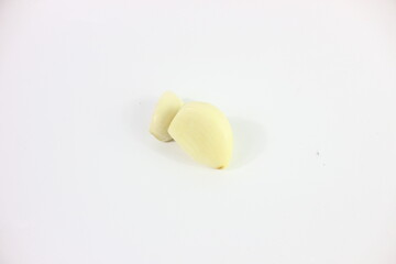 pealed white garlic