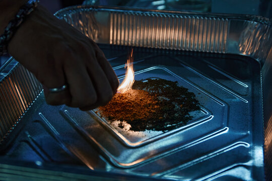 Chemical reaction. What happens to the lungs of a smoker. Science experiment