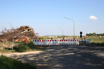 straßensperrung im abbaugebiet