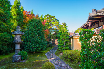 京都　大徳寺の塔頭寺院　龍源院の庭園と紅葉