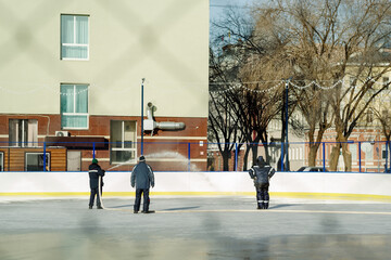 Obraz premium Filling the ice rink in the city square. Lenin Square, Orenburg city, Russia