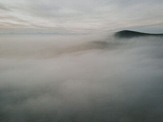 Fototapeta na wymiar fog on the lake