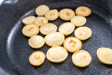 Mini pancake cereal