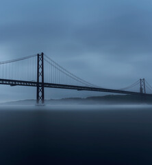 Fototapeta na wymiar Lisbon bridge on a winter day