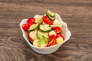 Salad with vegetables and mozzarlla