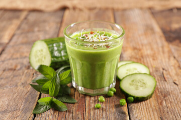 cucumber and mint smoothie drink