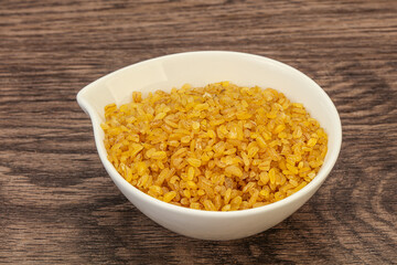 Vegetarian cuisine - dry bulgur for cooking