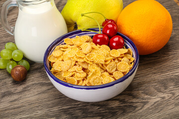 Breakfast with corn flakes and milk