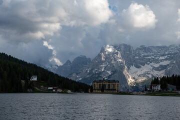 Misurinasee mit Blick auf die Sorapiss Gruppe