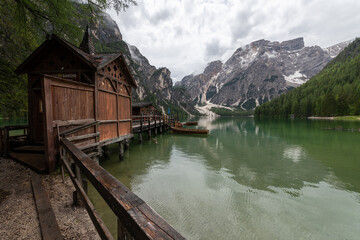 Bootshaus mit Steg am Pragser Wildsee - Lago di Braies