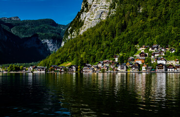 Obraz premium Picturesque Lakeside Town Hallstatt At Lake Hallstaetter See In Austria